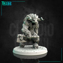 (L 0025) Male minotaur with axes + base (Large) - Only-Games
