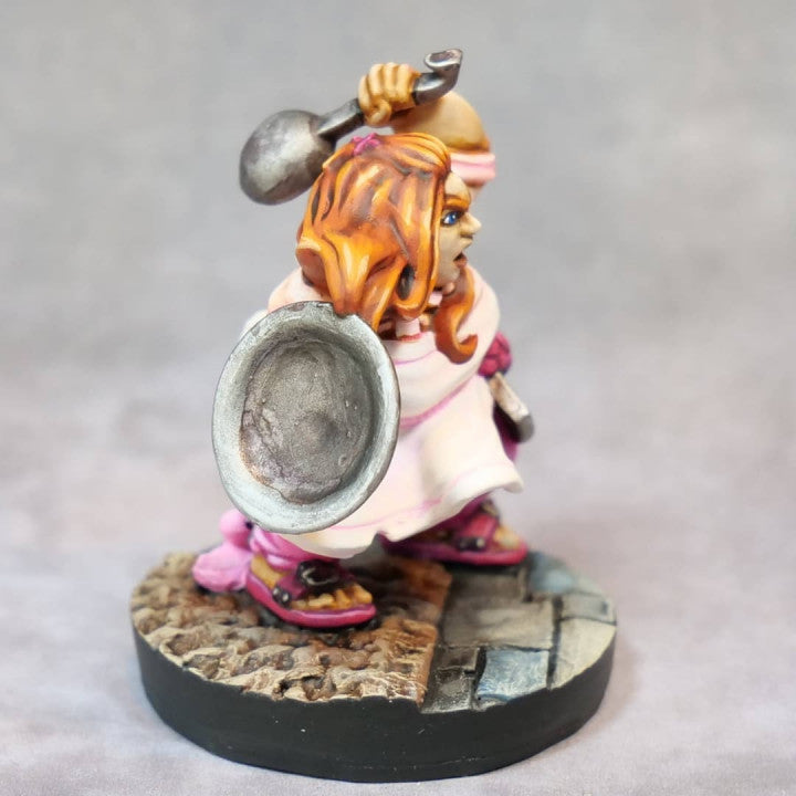 Mimma The Melee Housewife [32mm Scale] Female Dwarf - Only-Games