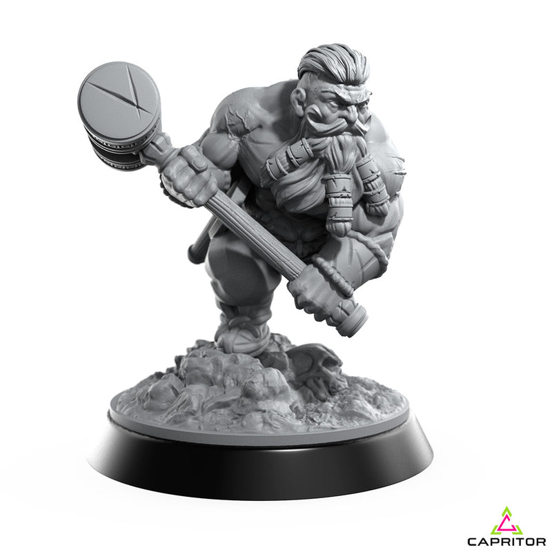 Dwarf Berserker With Warhammer - 28mm Scale - Only-Games
