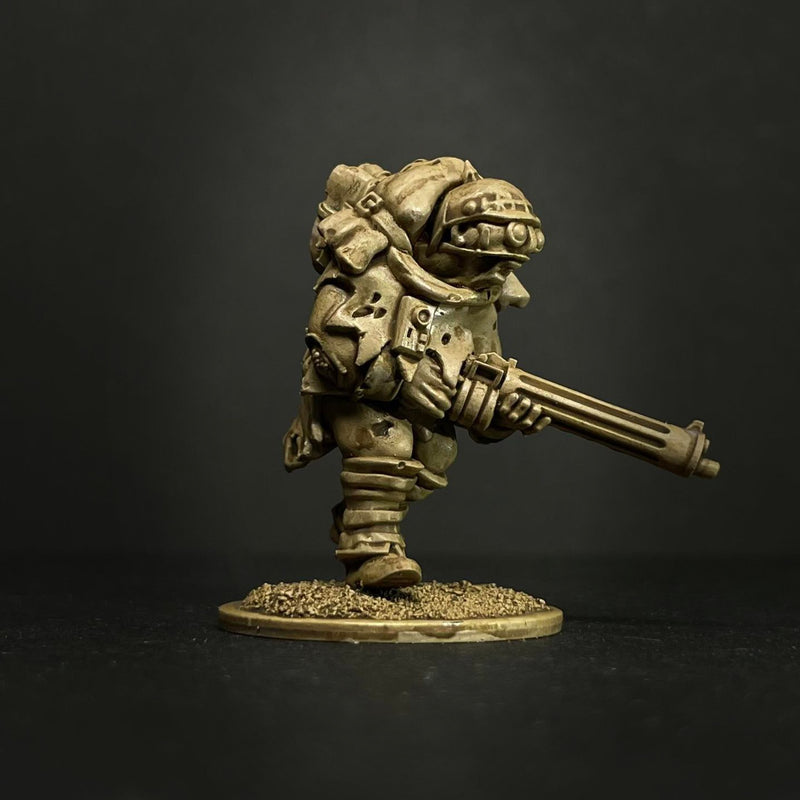 Last War Machine Gunner / Hugo Buzzsaw - Only-Games