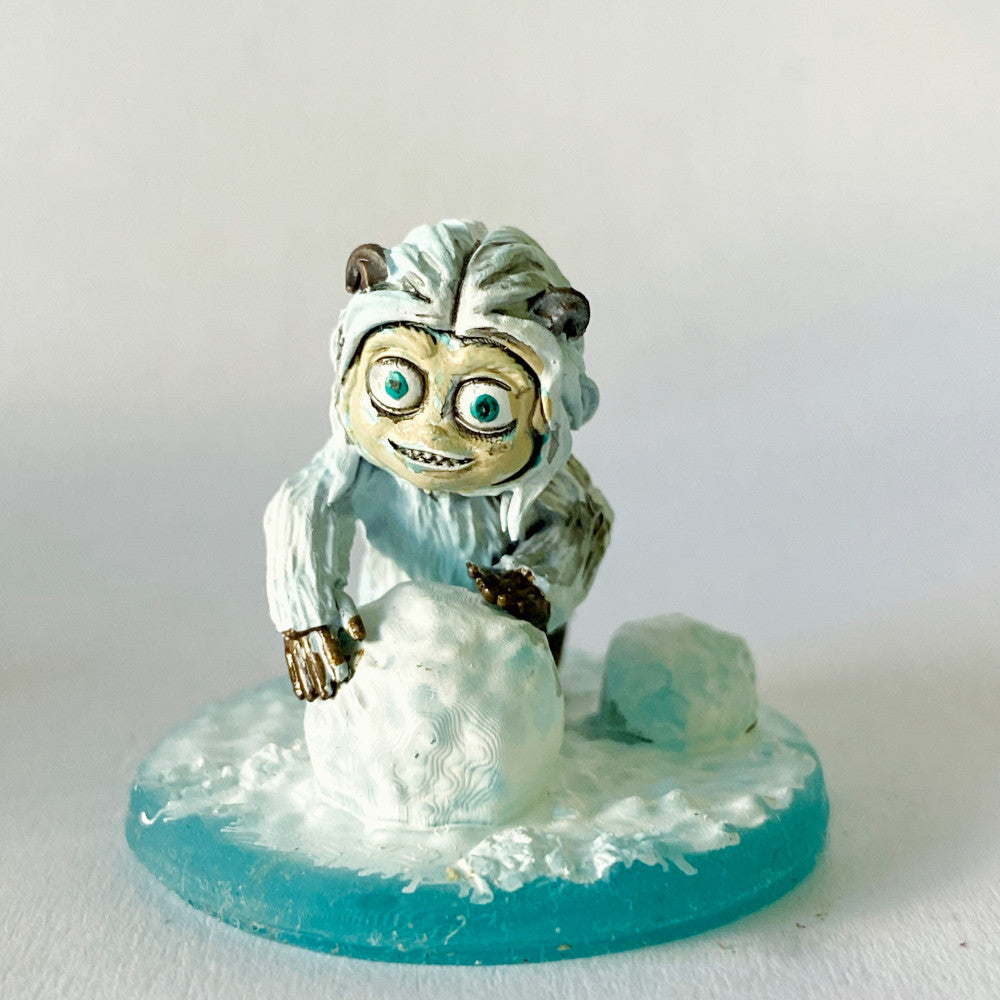 BABY YETI CRYING - Papsikels Miniatures - Miniatures by