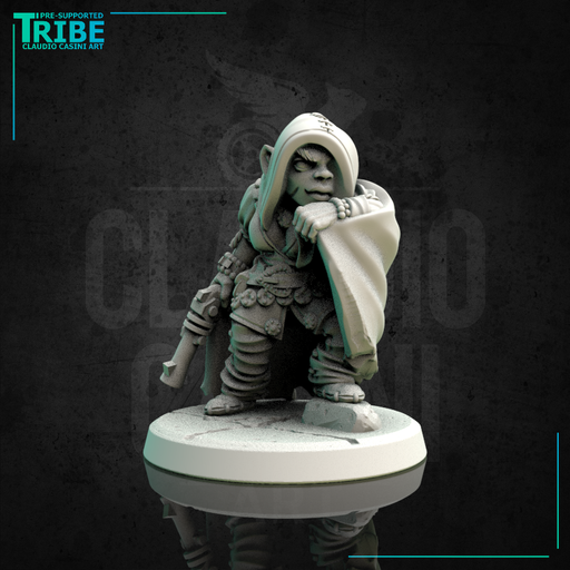 (0156) Male halfling hobbit rogue thief assassin with cape and knives - Only-Games