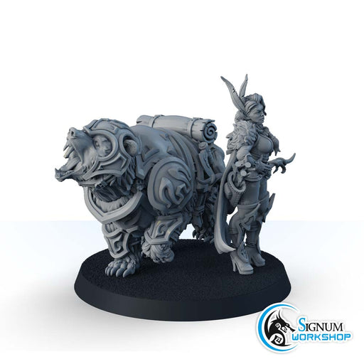 Bjarra Ranger and Bear - Only-Games