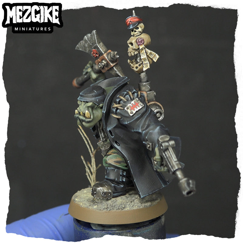 Orc Lootenant with choppa or smasha fist (physical miniature) - Only-Games