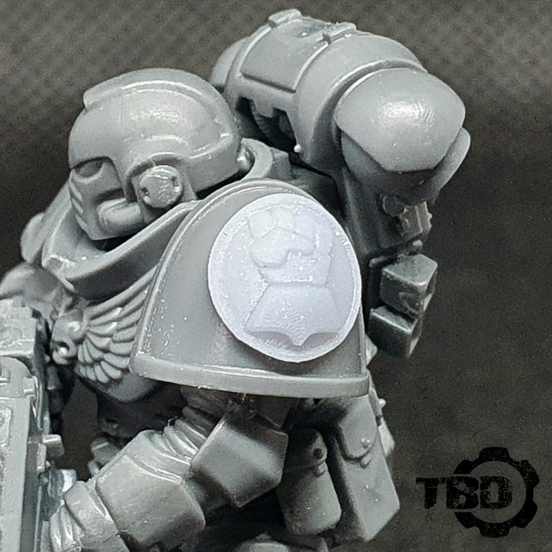 Fist Pauldron symbols X10 - Only-Games