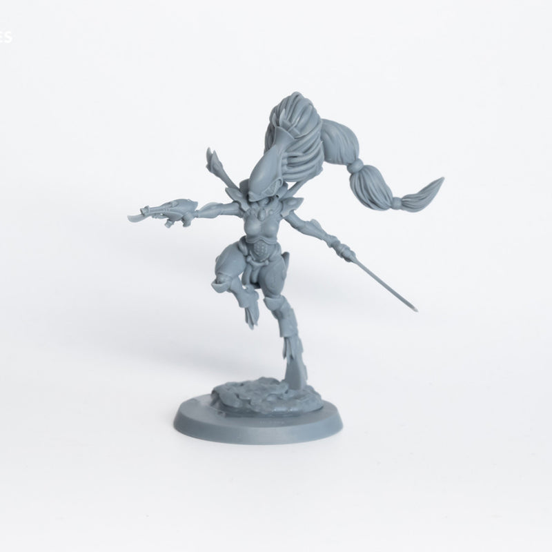 Space Elf Wailing Phantom Pose 1 - Only-Games