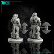 (0065) Male human / orc barbarian with dubble axe - Only-Games