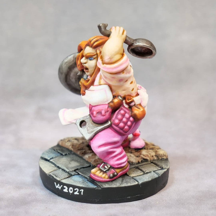 Mimma The Melee Housewife [32mm Scale] Female Dwarf - Only-Games