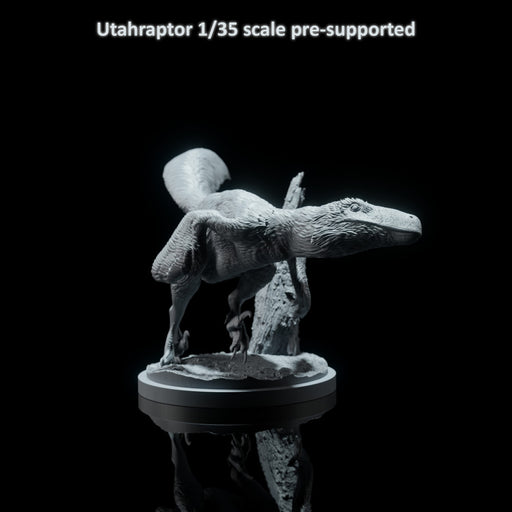 Utahraptor running 1-35 scale pre-supported dinosaur - Only-Games