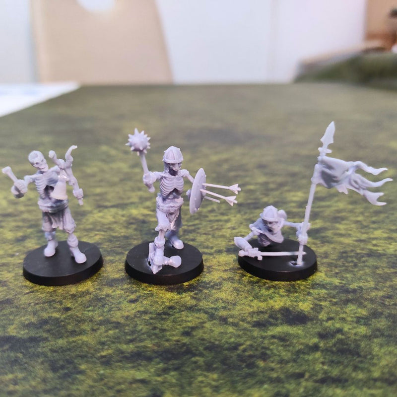 Tons of Skeletons: Equipped Skeletons Command Group - Only-Games